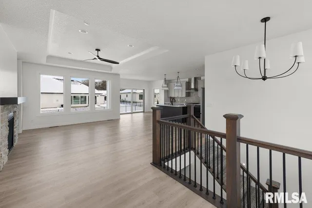 $729,900 | 7123 Alvie Lane, Bettendorf, IA 52722