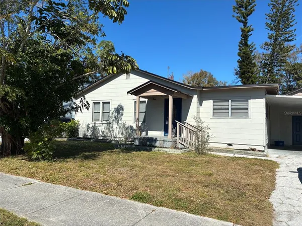 $2,995 | 5609 15th Avenue South, Gulfport, FL 33707