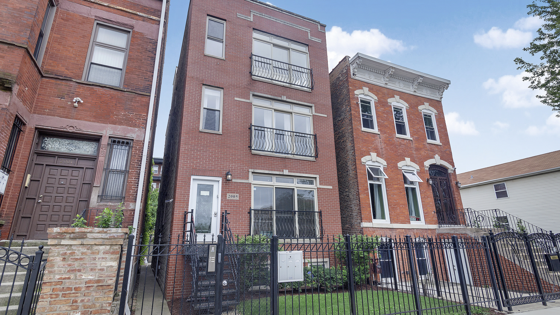 2005 West Washington Boulevard, Unit 2 Chicago, IL 60612 - Photo 1 of 16