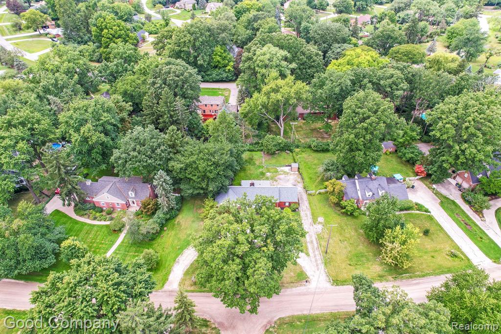 27577 Rackham Drive Lathrup Village, MI 48076 - Photo 36 of 40