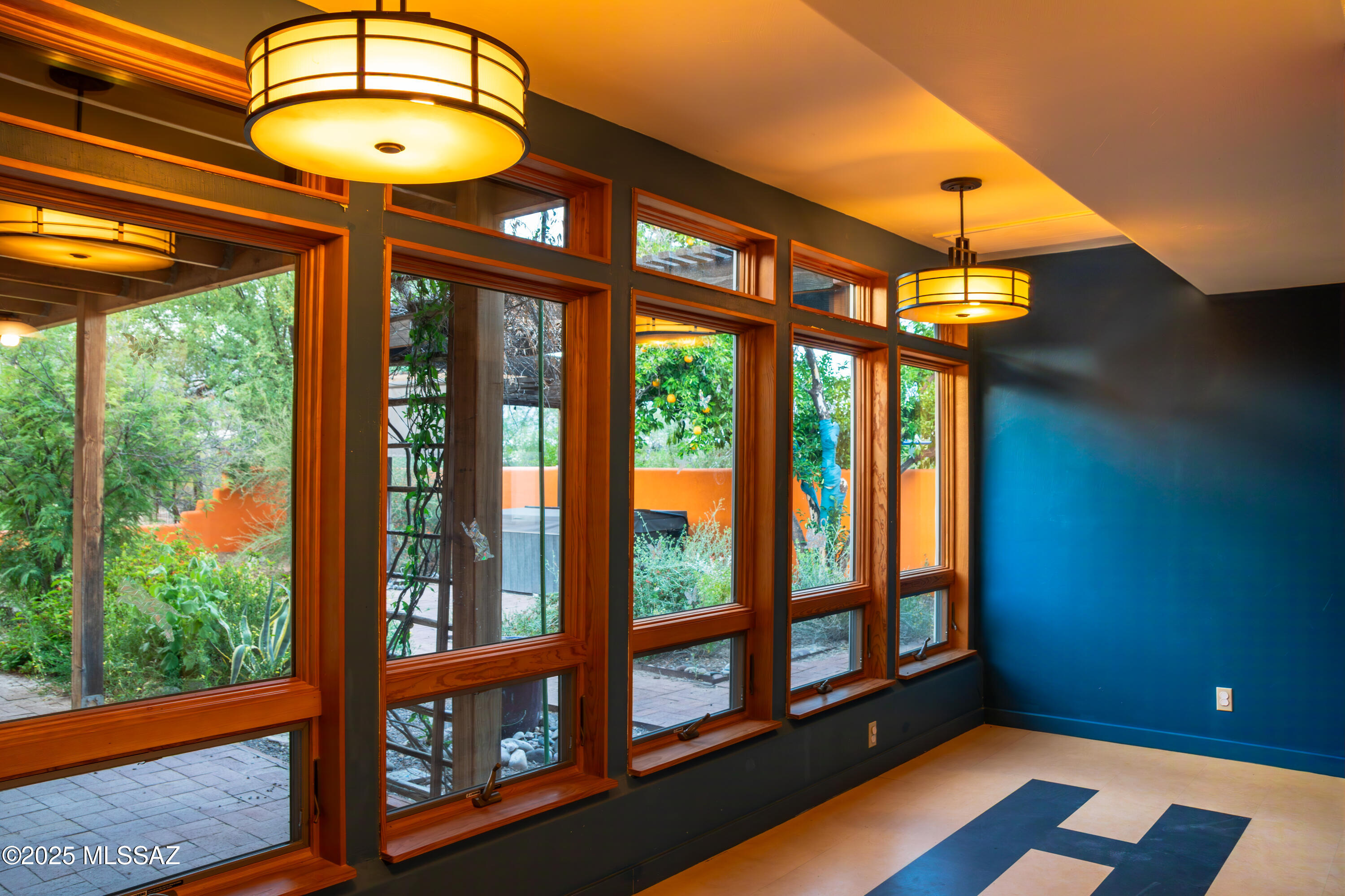 2411 East Greenlee Road Tucson, AZ 85719 - Photo 4 of 30 Gallery Image 4