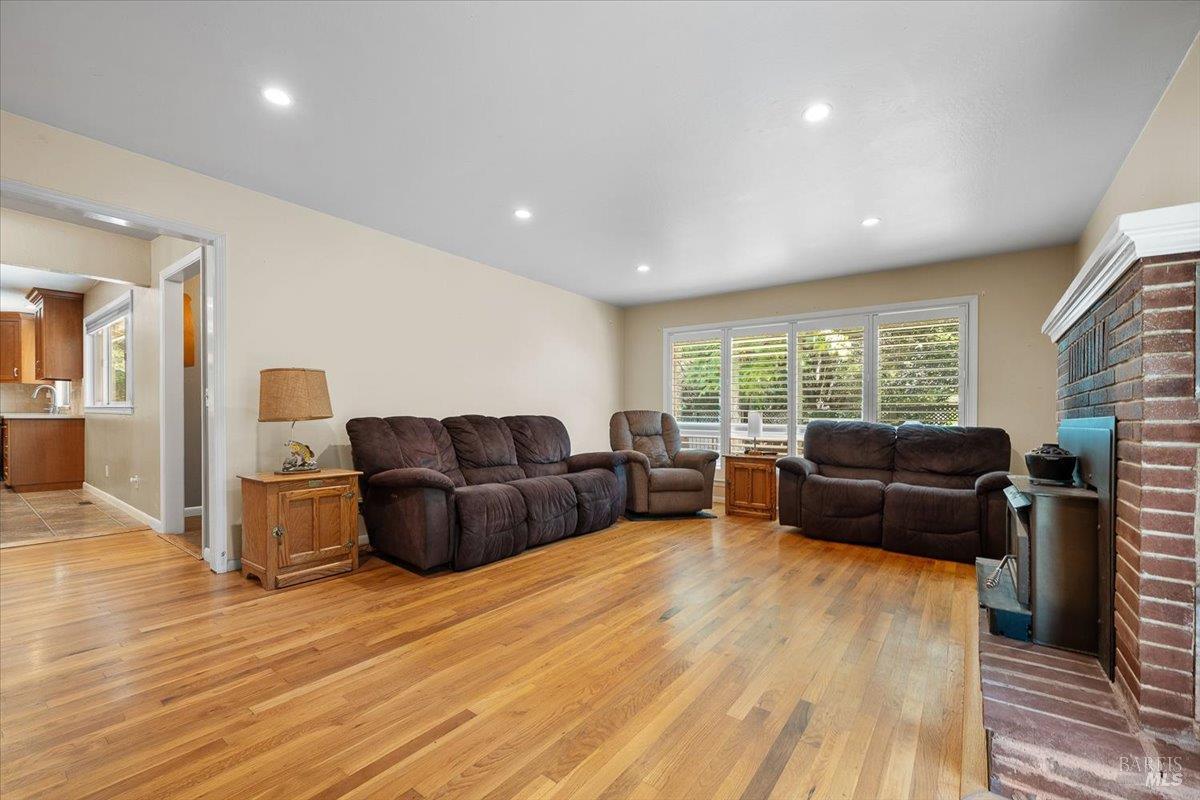 8030 Elphick Road Sebastopol, CA 95472 - Photo 4 of 36