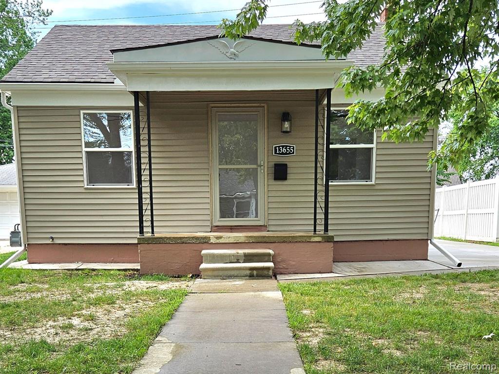 13655 Rosedale Street Southgate, MI 48195 - Photo 1 of 46