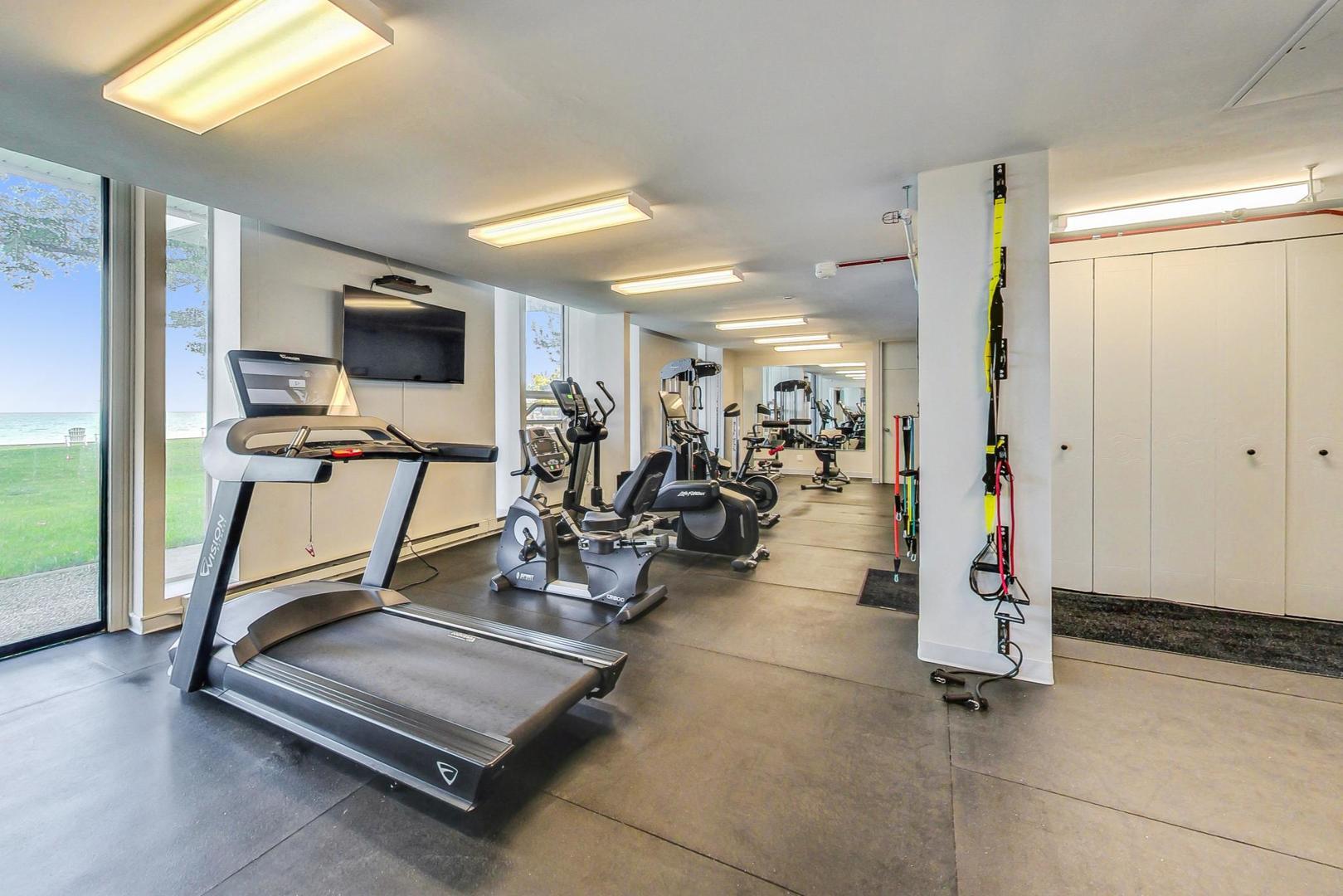 1630 Sheridan Road, Unit 6H Wilmette, IL 60091 - Photo 31 of 38