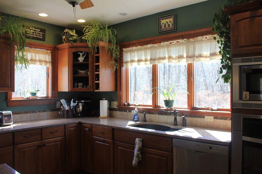 543 Riverside Drive Northampton, MA 01062 - Photo 6 of 29