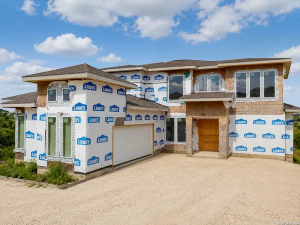 $520,000 | 1023 Private Road 2771, Mico, TX 78056