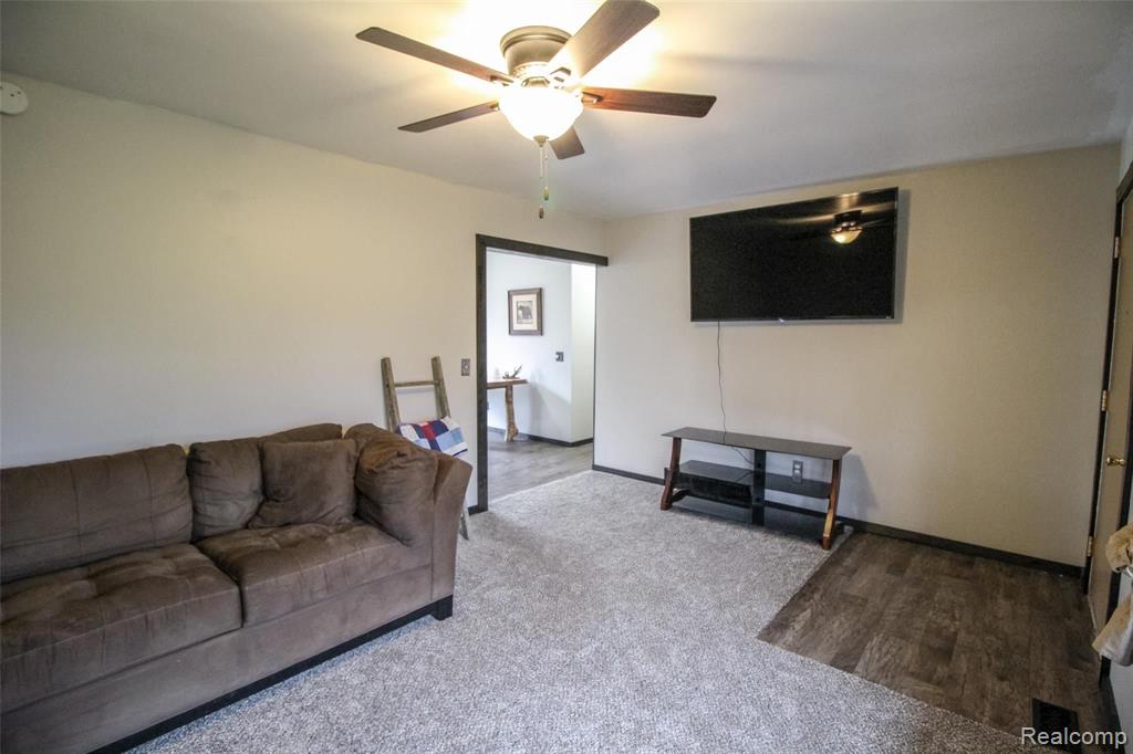 10218 Duffield Road Montrose, MI 48457 - Photo 3 of 20