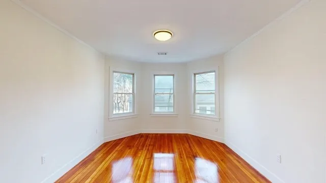 $3,900 | 391 Linwood Avenue, Unit 2, Newton, MA 02460