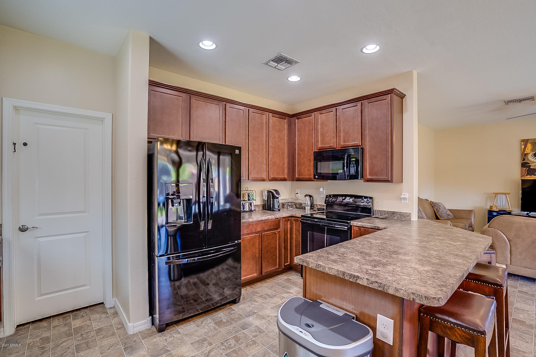 753 East Harwell Road Phoenix, AZ 85042 - Photo 8 of 31 Harwell - 16