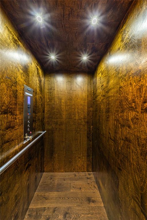 4144 Entrada Way Dallas, TX 75219 - Photo 14 of 31 Elevator