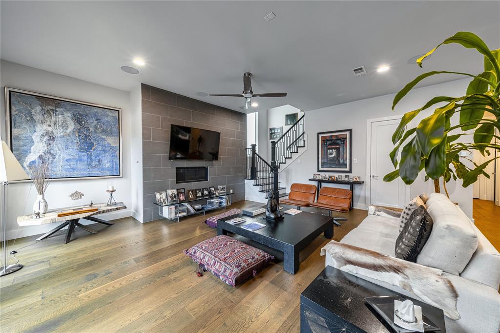 4144 Entrada Way Dallas, TX 75219 - Photo 2 of 31