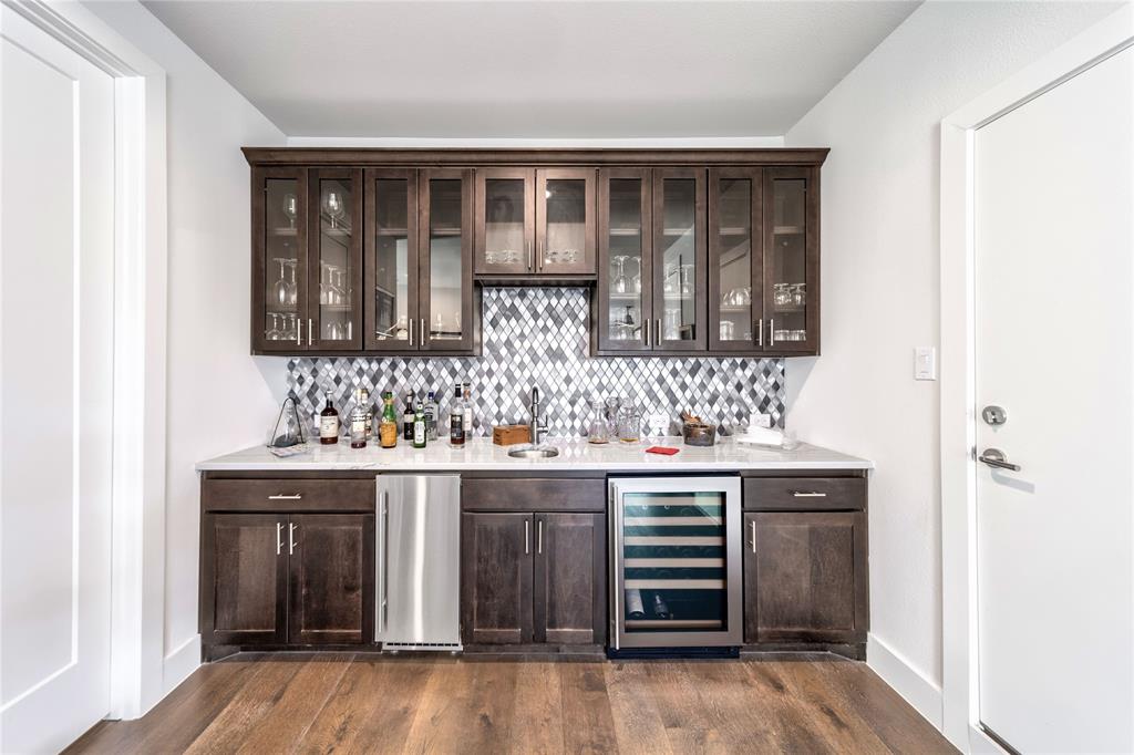 4144 Entrada Way Dallas, TX 75219 - Photo 24 of 31 3rd level bar