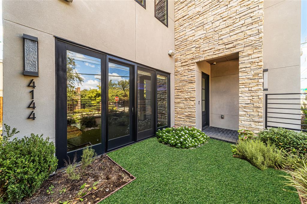 4144 Entrada Way Dallas, TX 75219 - Photo 29 of 31 Front Porch