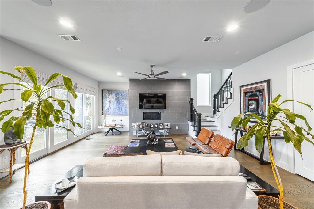 4144 Entrada Way Dallas, TX 75219 - Photo 4 of 31