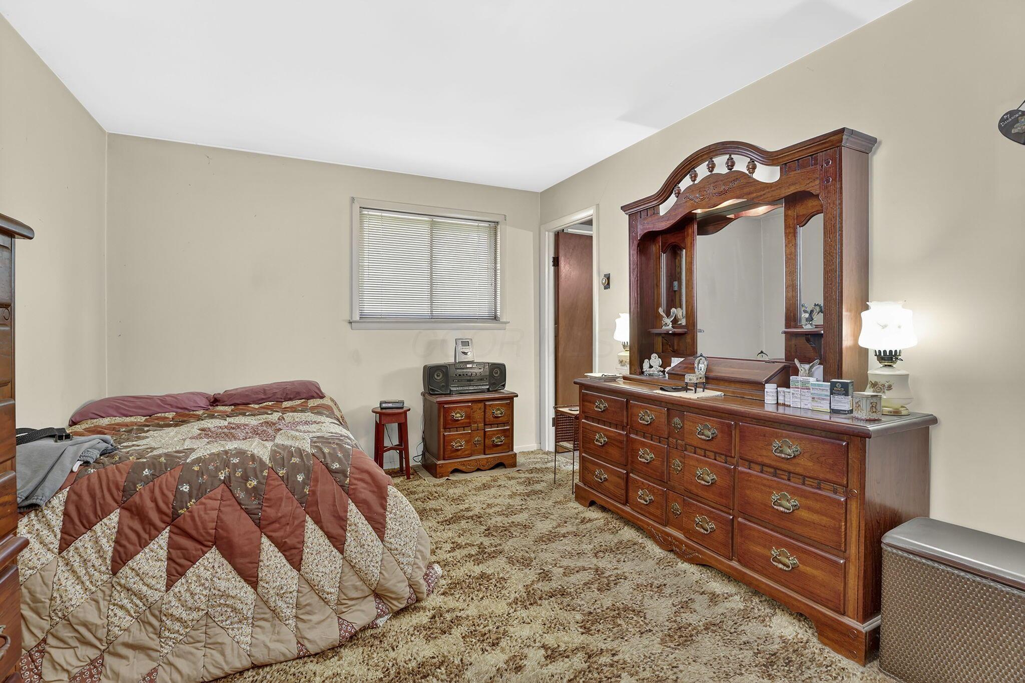 1529 South Hamilton Road Columbus, OH 43227 - Photo 32 of 49 35-web-or-mls-011A6643