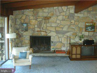326 Lucas Road Phoenixville, PA 19460 - Photo 4 of 6