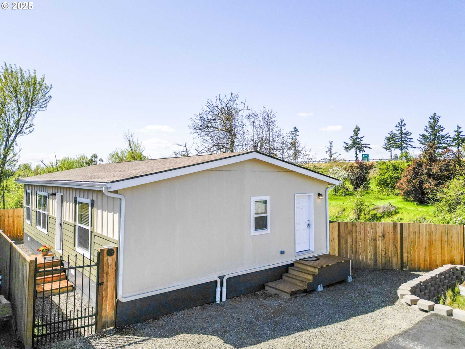 492 Moffit Lane Springfield, OR 97477 - Photo 1 of 21