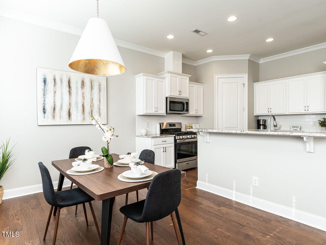 328 Ashton Ridge Lane Cary, NC 27513 - Photo 8 of 25 010-1280x960-dining-kitchen