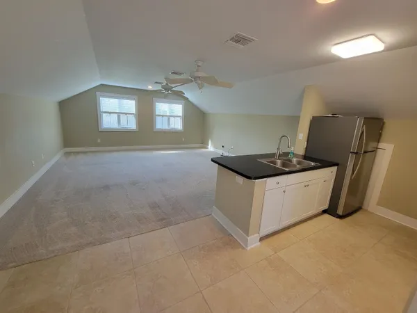 $1,300 | 3060 Dickinson Drive, Tallahassee, FL 32311