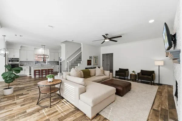 $755,000 | 134 Quiet Oak Circle, The Woodlands, TX 77381