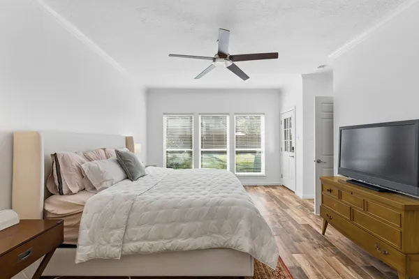 $755,000 | 134 Quiet Oak Circle, The Woodlands, TX 77381