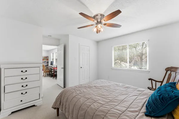 $755,000 | 134 Quiet Oak Circle, The Woodlands, TX 77381