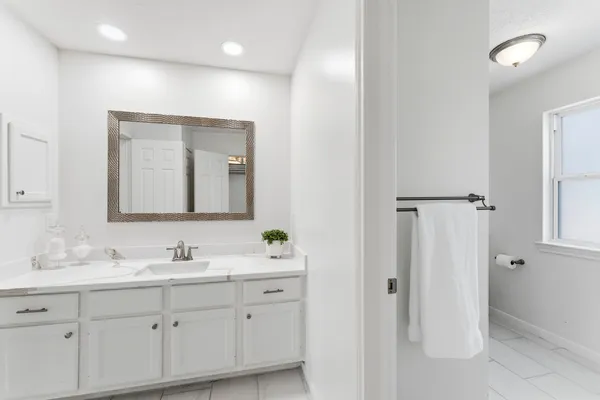 $755,000 | 134 Quiet Oak Circle, The Woodlands, TX 77381