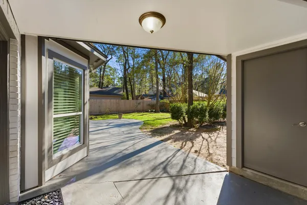 $755,000 | 134 Quiet Oak Circle, The Woodlands, TX 77381