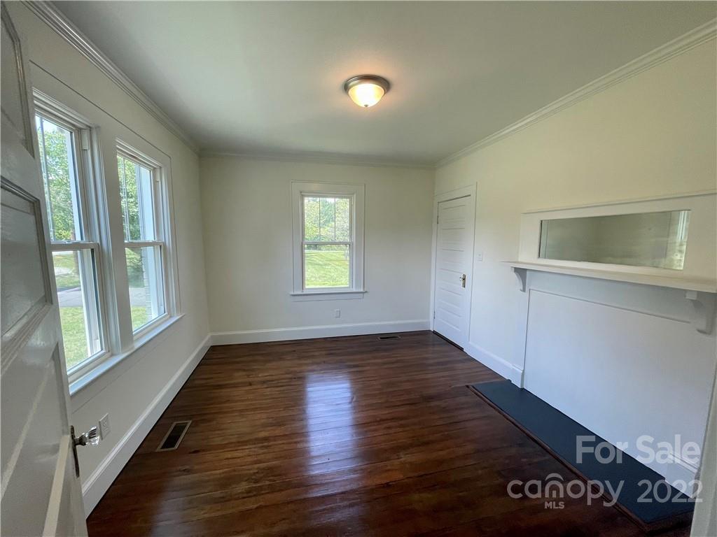 2741 Spencer Road Northeast Conover, NC 28613 - Photo 12 of 40 Gallery Image 12