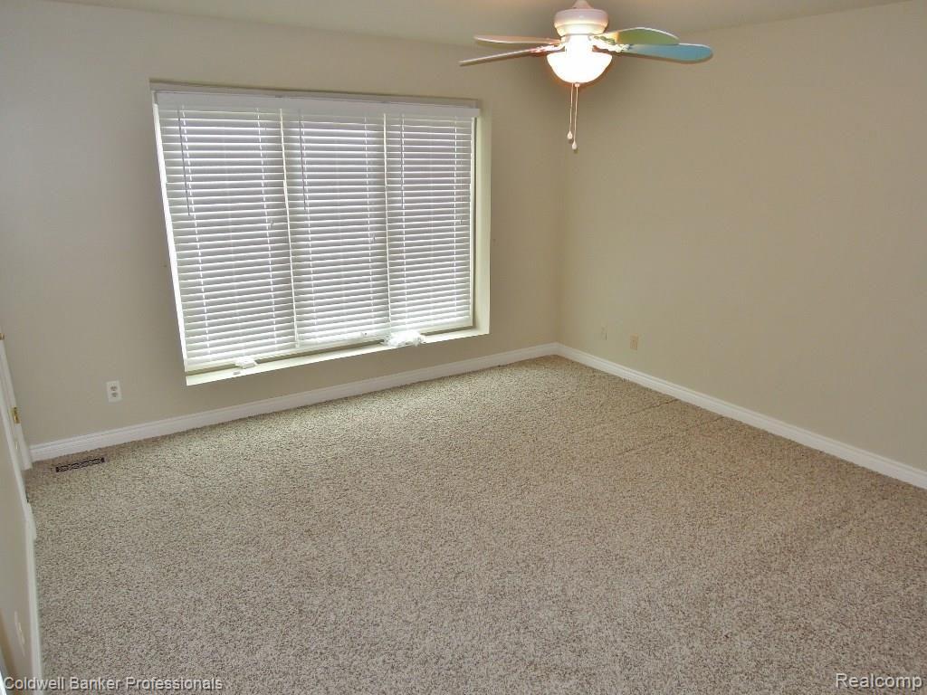 2886 Current Drive Rochester, MI 48309 - Photo 21 of 36 22 (1024x768).jpg