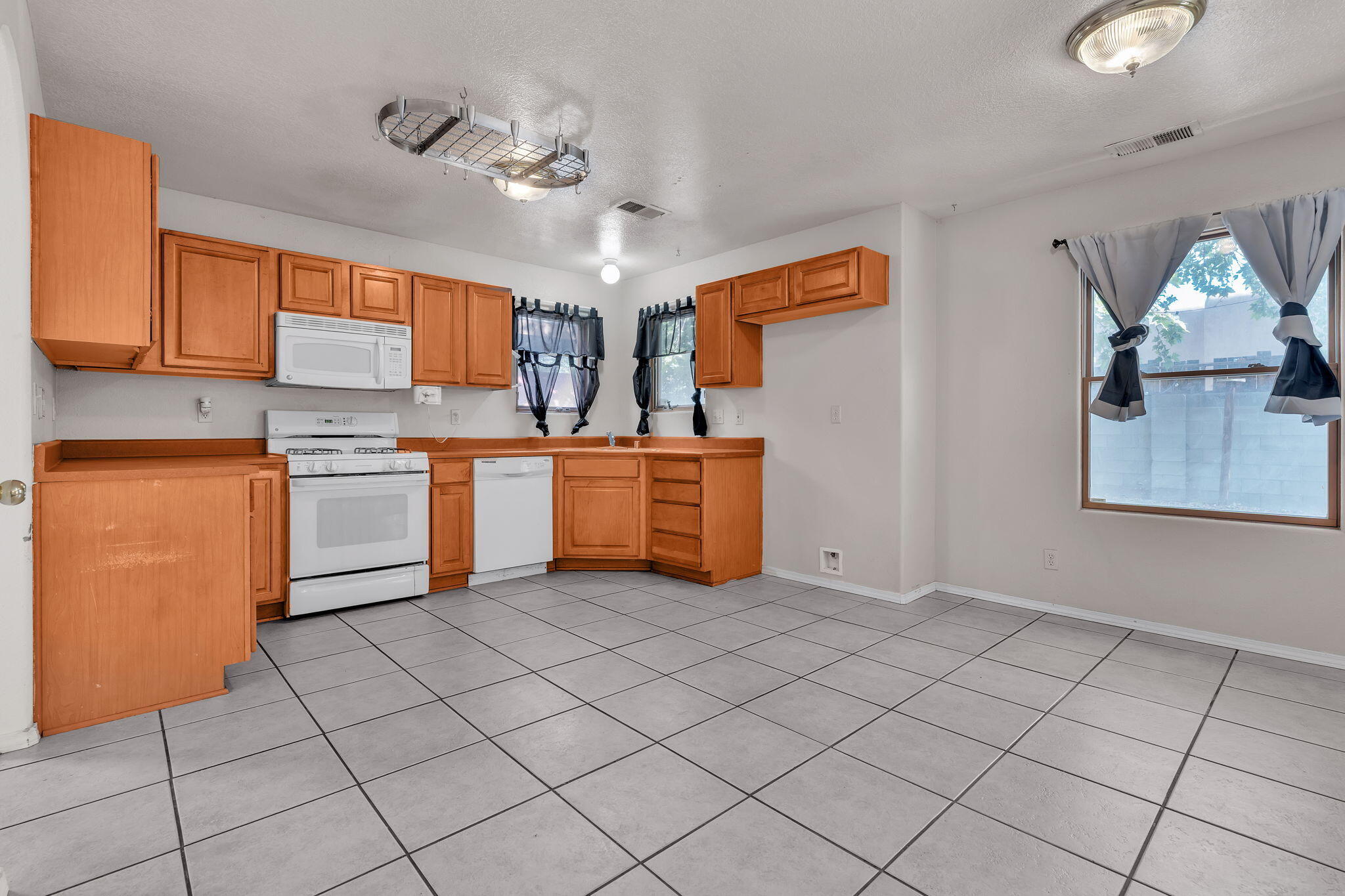 6709 Black Volcano Road Northwest Albuquerque, NM 87120 - Photo 11 of 38 Gallery Image 11