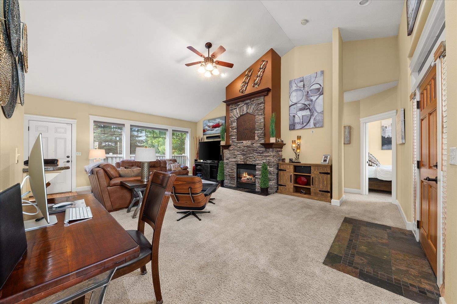 2609 West Hawthorne Road Spokane, WA 99208 - Photo 4 of 50