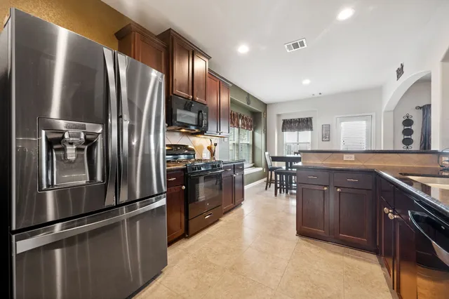 $299,000 | 7910 Brooks Crossing Drive, Baytown, TX 77521