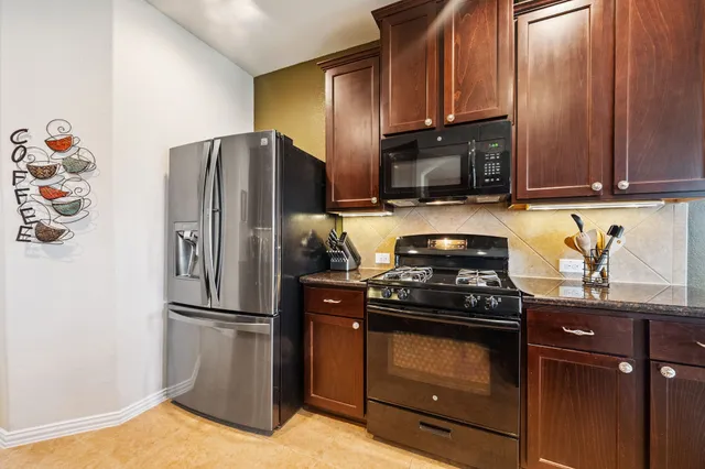 $299,000 | 7910 Brooks Crossing Drive, Baytown, TX 77521