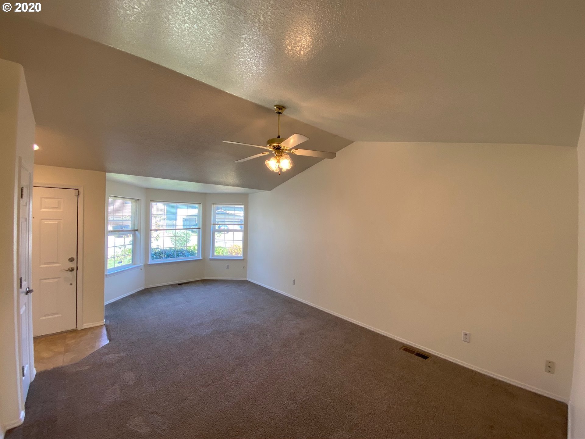 4145 Virginia Avenue Springfield, OR 97478 - Photo 4 of 26