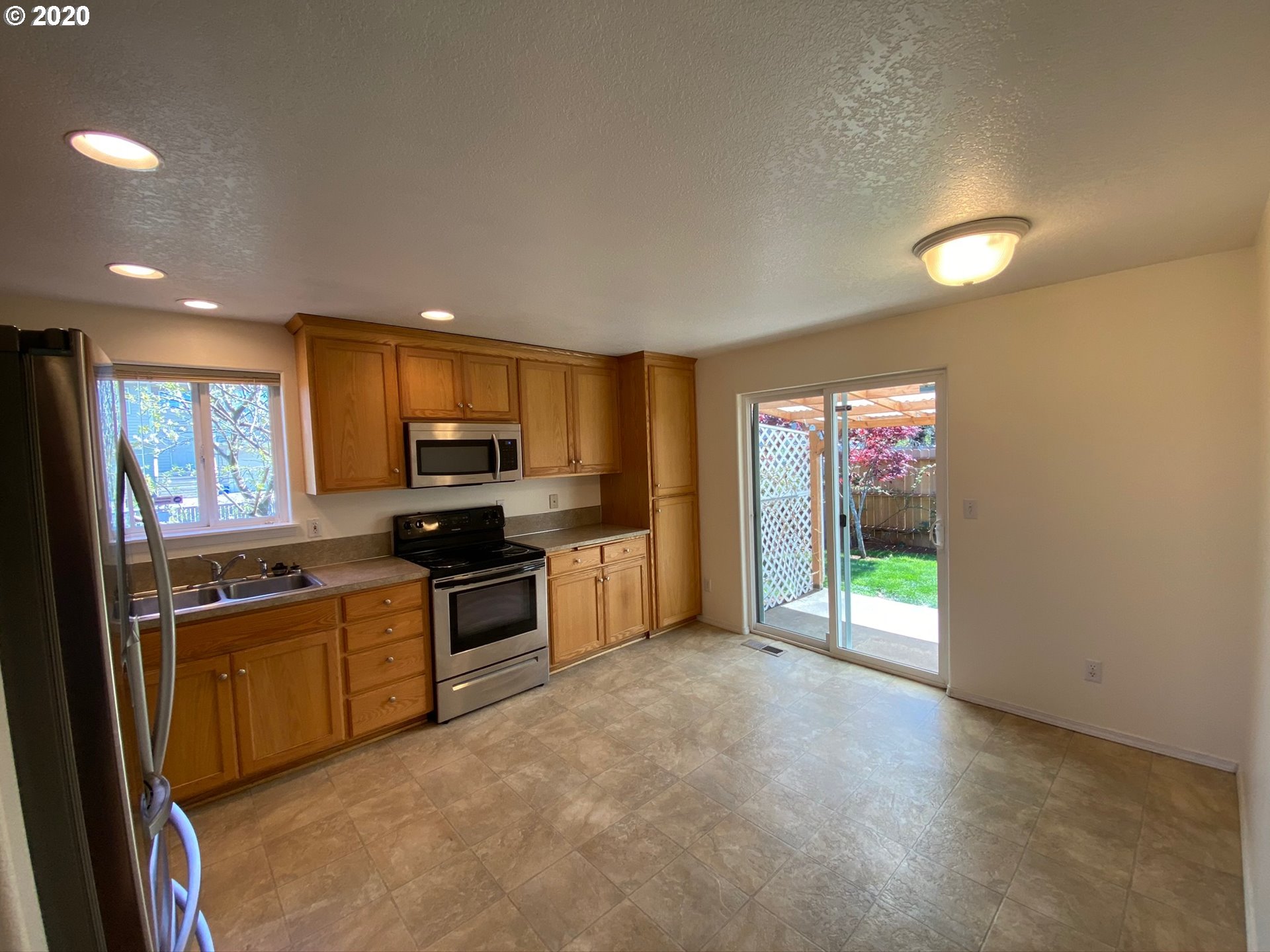 4145 Virginia Avenue Springfield, OR 97478 - Photo 7 of 26