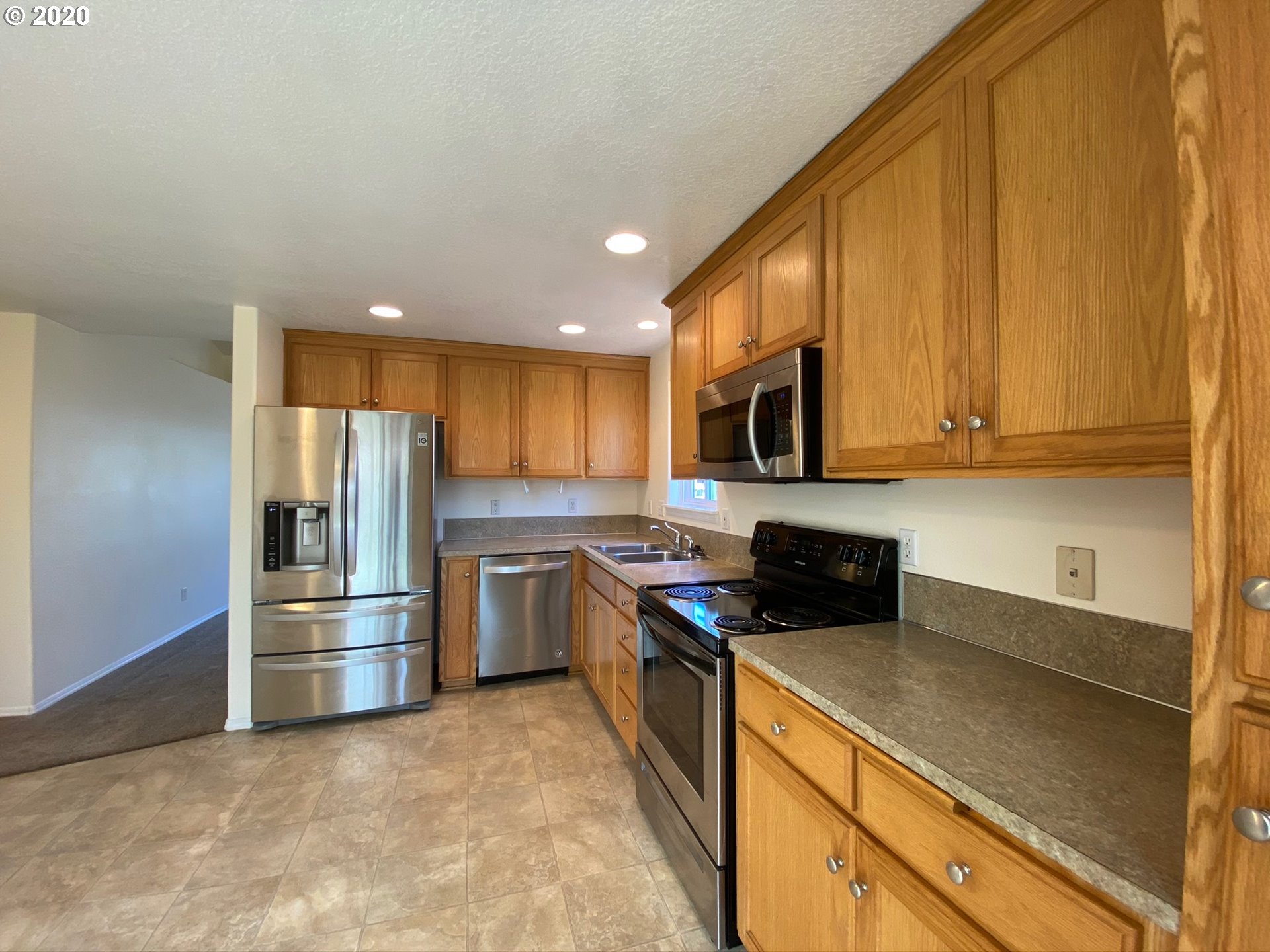 4145 Virginia Avenue Springfield, OR 97478 - Photo 9 of 26