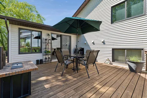 $469,900 | 10435 Buckingham Drive, Eden Prairie, MN 55347