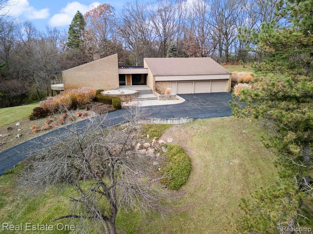 854 Northgate Road Rochester, MI 48306 - Photo 2 of 14 Gallery Image 2