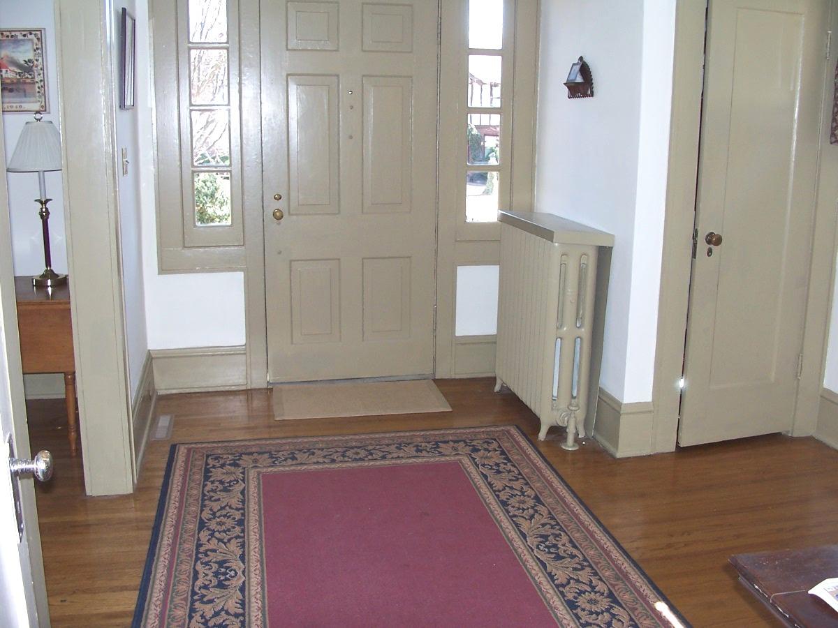 1873 Arlington Road Southwest Roanoke, VA 24015 - Photo 2 of 13 Foyer