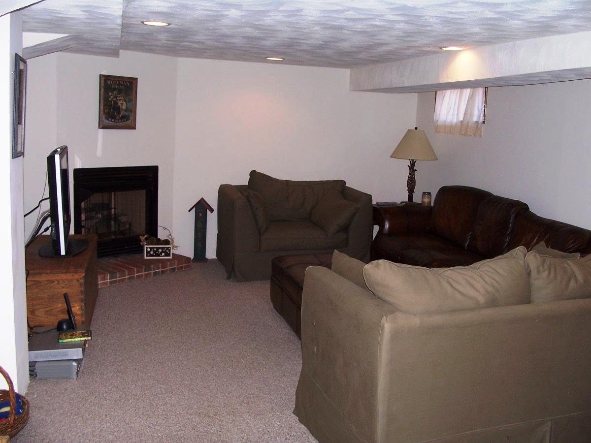 1873 Arlington Road Southwest Roanoke, VA 24015 - Photo 7 of 13 Family room