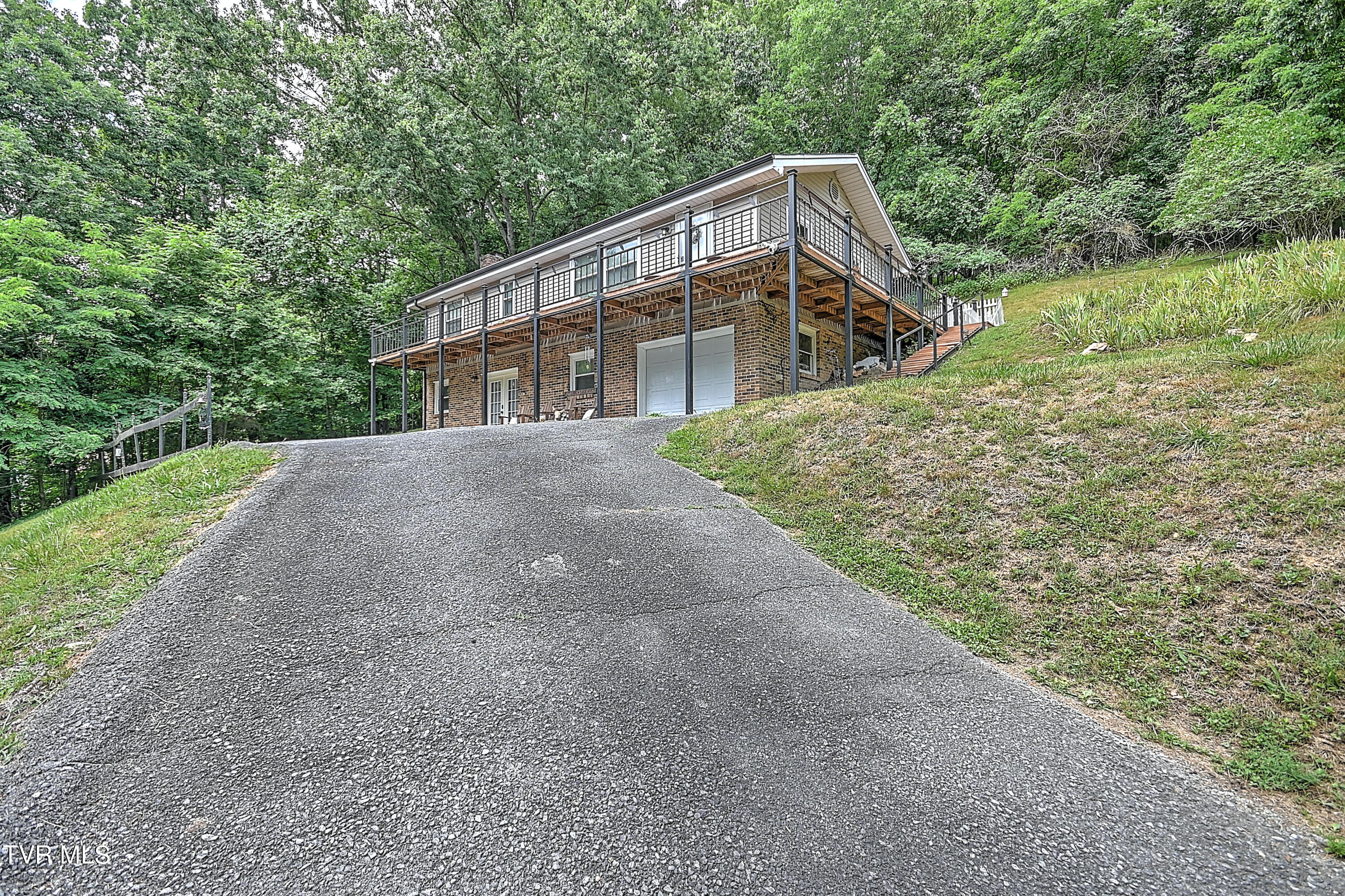 412 Lakeshore Road Bluff City, TN 37618 - Photo 1 of 57 412 Lakeshore RA-2