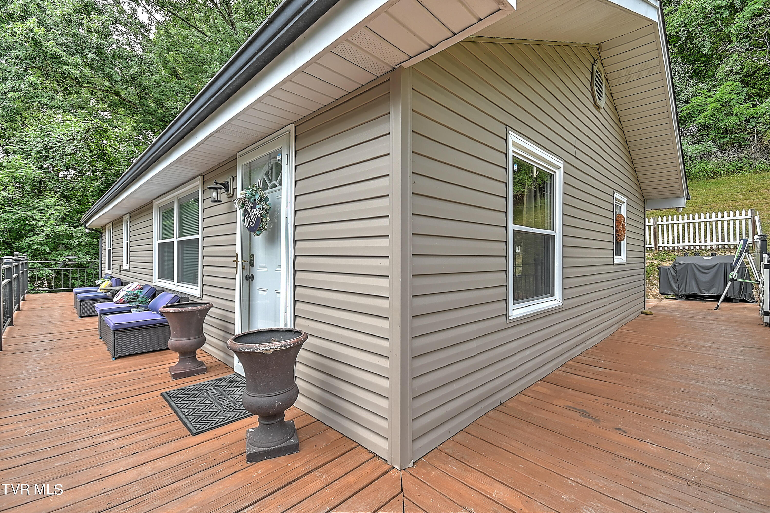 412 Lakeshore Road Bluff City, TN 37618 - Photo 17 of 57 412 Lakeshore RA-9
