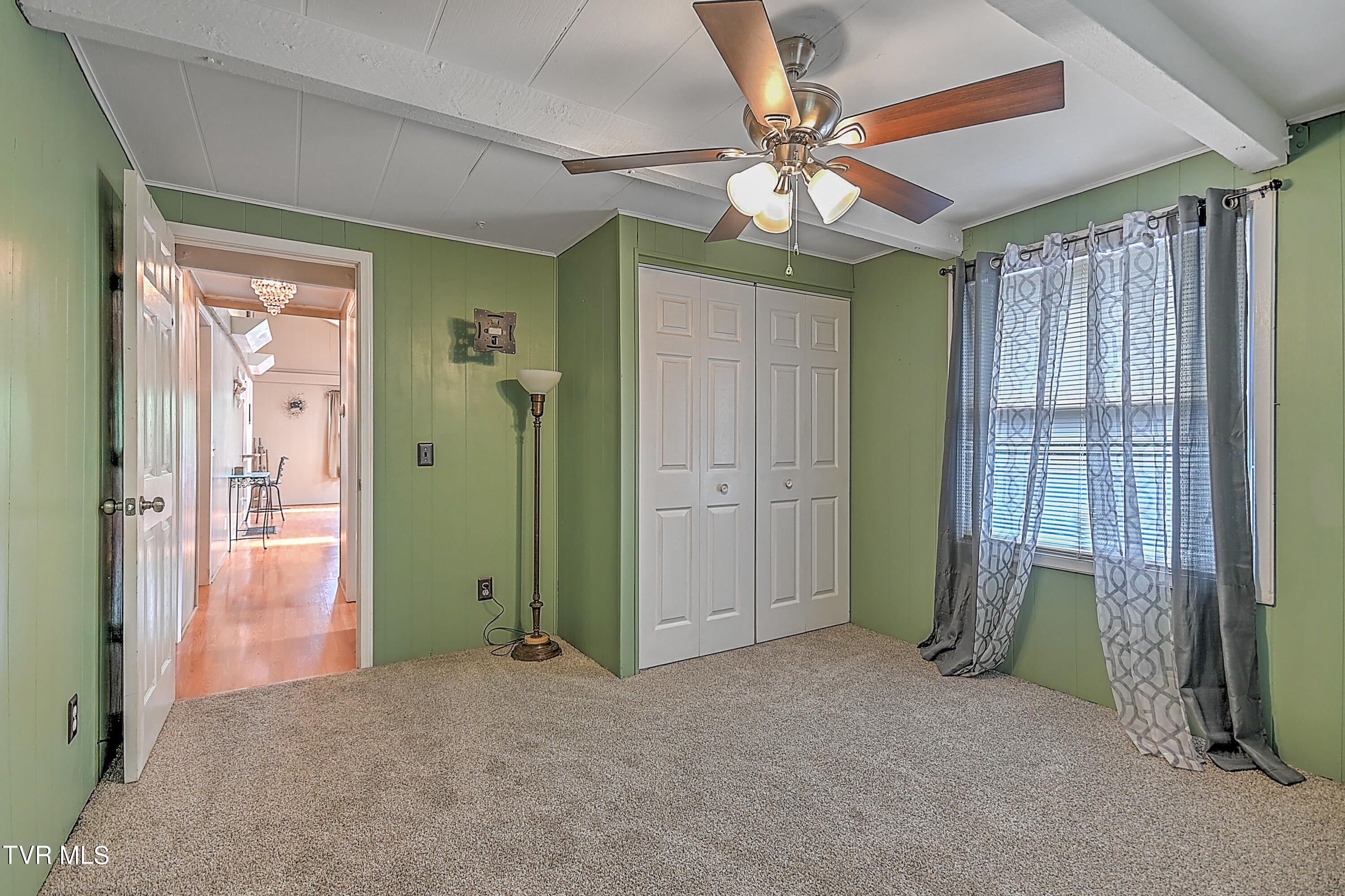 412 Lakeshore Road Bluff City, TN 37618 - Photo 36 of 57 412 Lakeshore RA-37