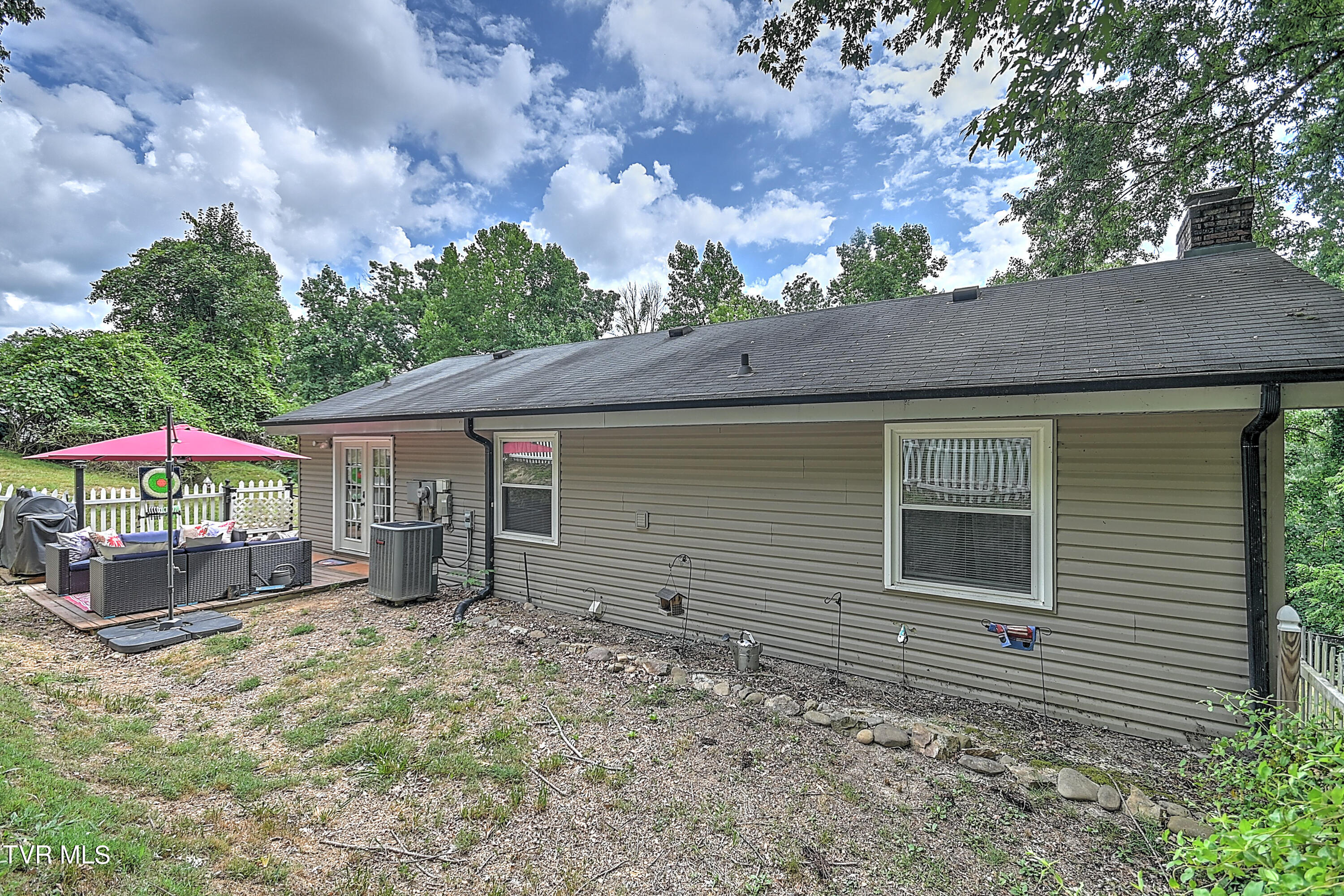 412 Lakeshore Road Bluff City, TN 37618 - Photo 43 of 57 412 Lakeshore RA-47