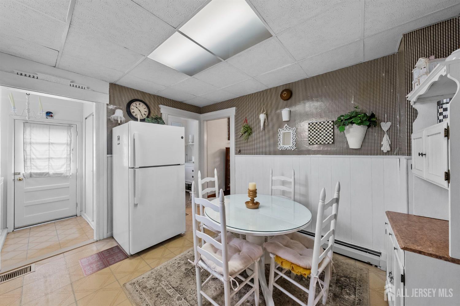 43 Main Street Englishtown, NJ 07726 - Photo 9 of 38