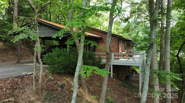a house view with a outdoor space