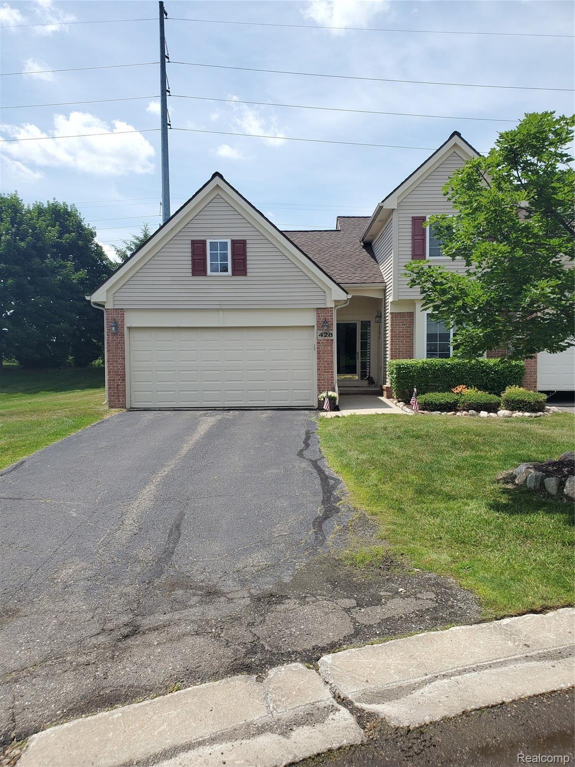 428 Lilly View Court Howell, MI 48843 - Photo 1 of 38 3 BR 4 Full bath end unit