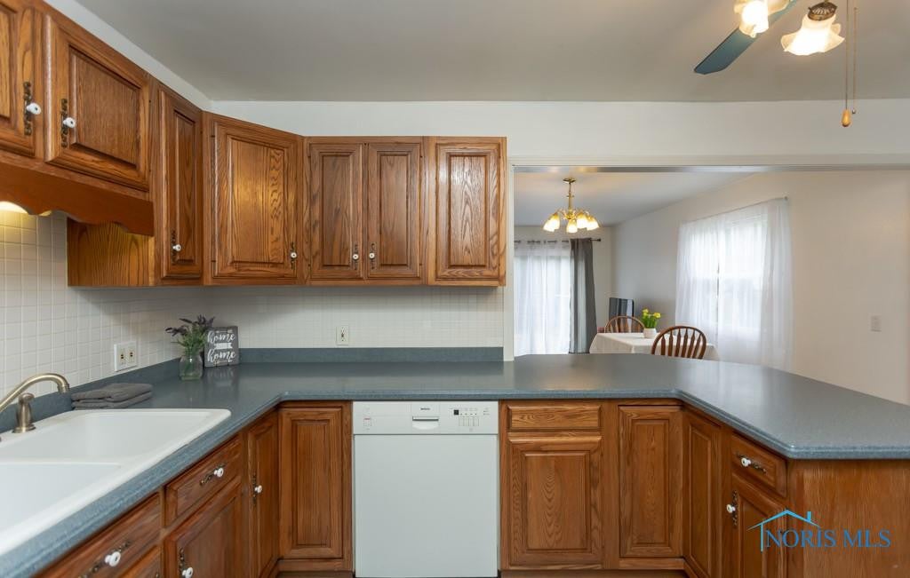 1716 Gilbert Road Toledo, OH 43614 - Photo 9 of 33 Gallery Image 9