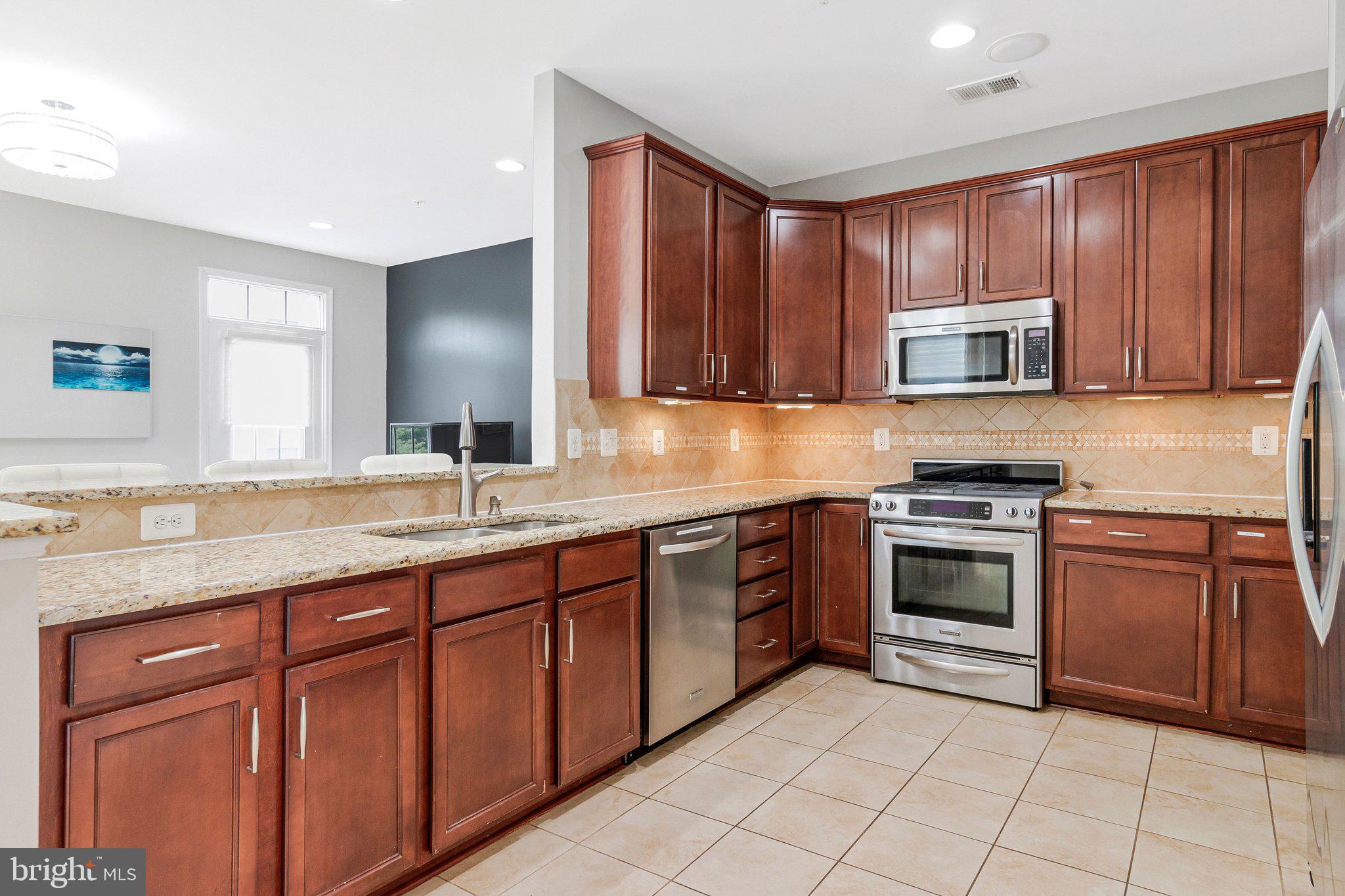11718 Leesborough Circle Silver Spring, MD 20902 - Photo 16 of 42 Kitchen